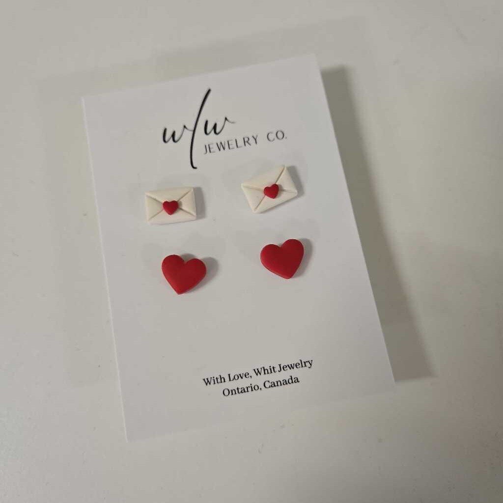 LOVE LETTER STUD PK