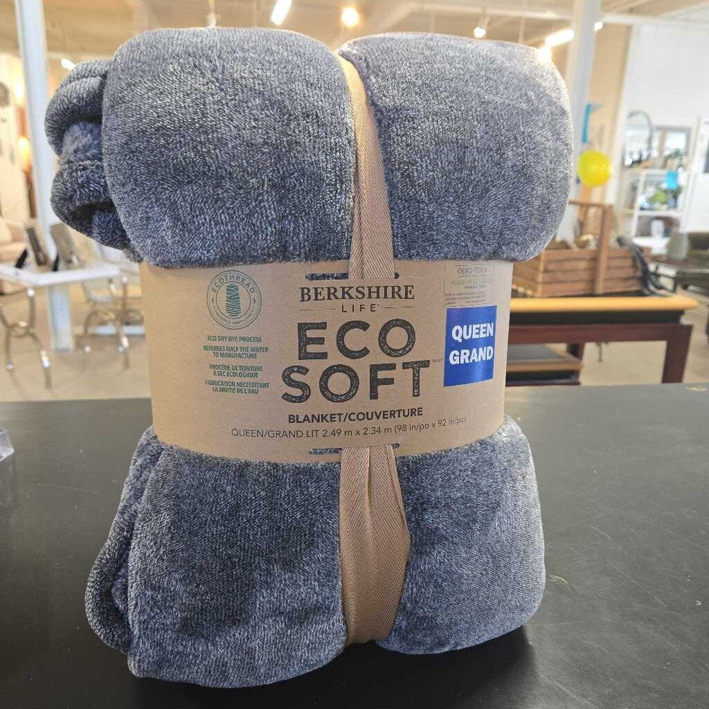 GREY QUEEN ECO-SOFT BLANKET