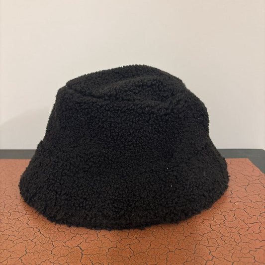 OFFLINE BY AERIE - BLAC SHERPA BUCKET HAT