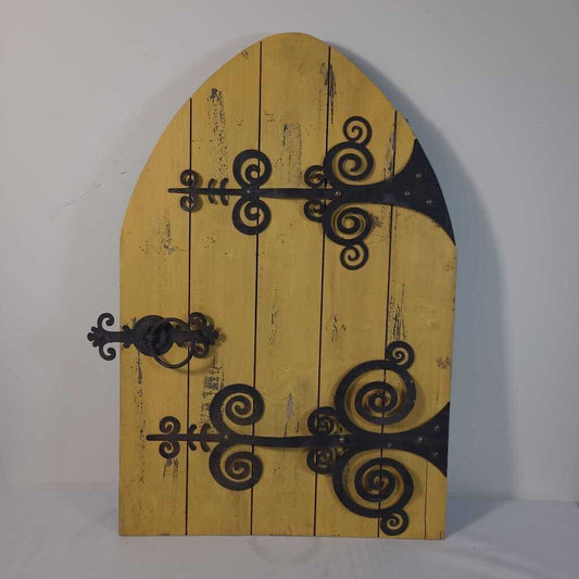 YELLOW DOOR WALL DECOR