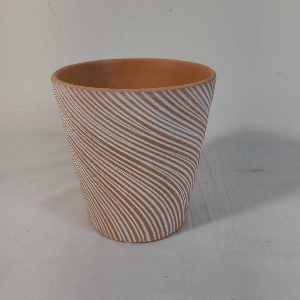 SWIRL POT