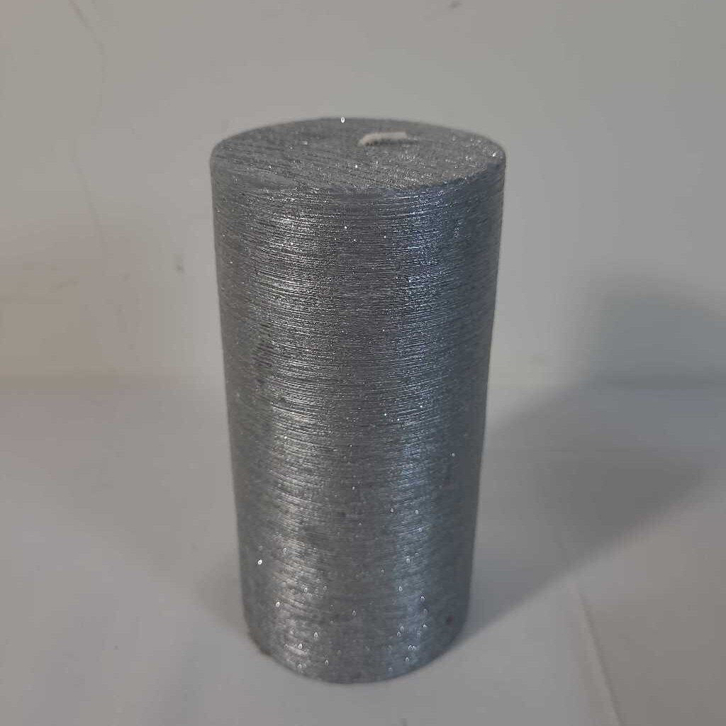 SILVER SPARKLE PILLAR CANDLE