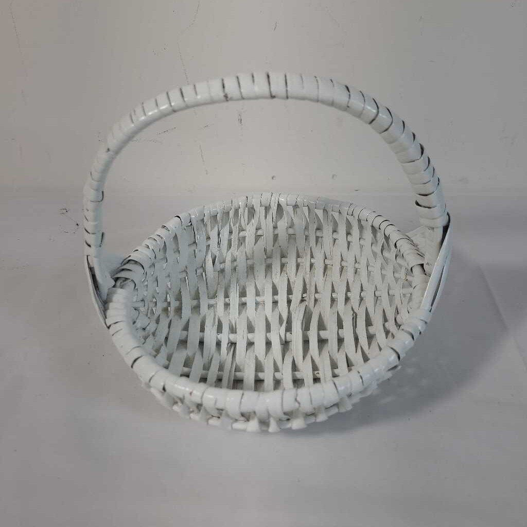 SM WHITE WOVEN BASKET