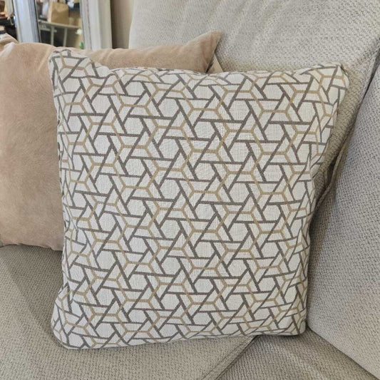 GEOMETRIC PILLOW