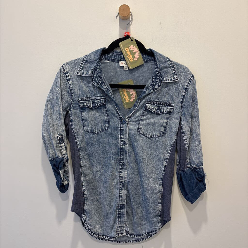 GUESS - CHAMBRAY BUTTON UP SHIRT