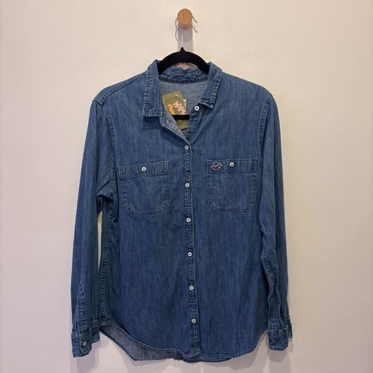 HOLLISTER - DENIM BUTTON UP SHIRT