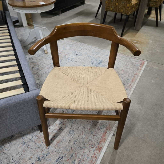 WOVEN SEAT CHAIR W/CURVED BACK