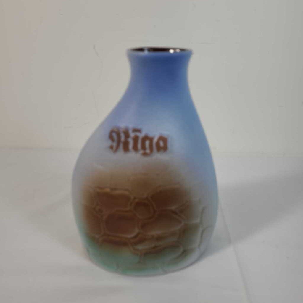 VTG GERMAN VASE RIGA SKYLINE