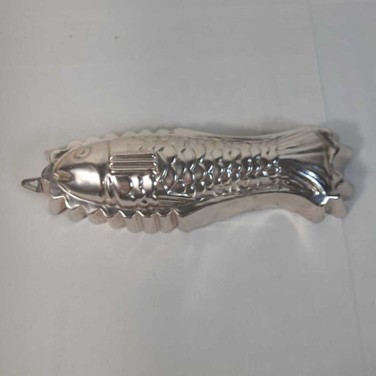 VTG FISH CAKE MOLD