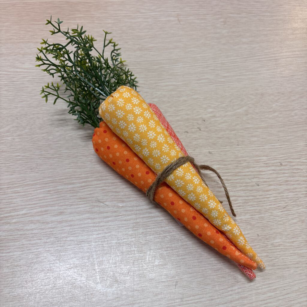 11" Stuffed Carrots - Tablescapers