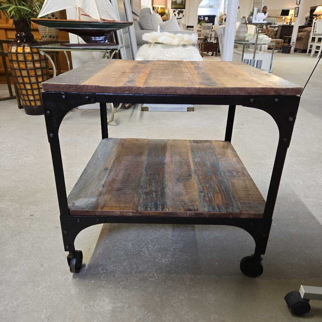 WOOD & METAL END TABLE ON WHEELS