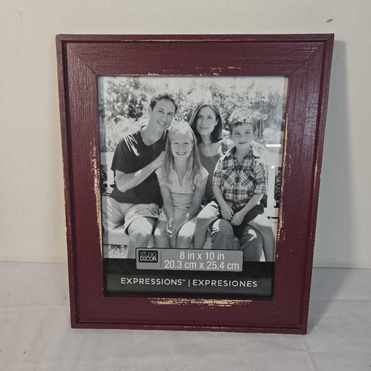 DISTRESSED RED PICTURE FRAME