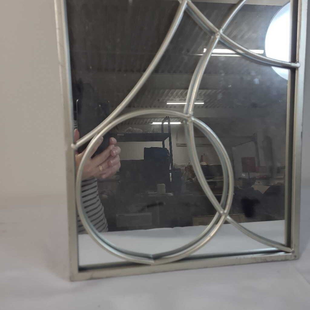 SILVER MIRROR W/DECORATIVE OVERLAY