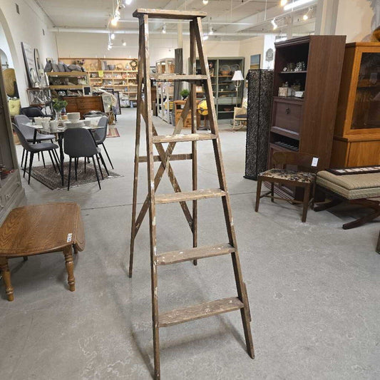 VINTAGE WOODEN LADDER