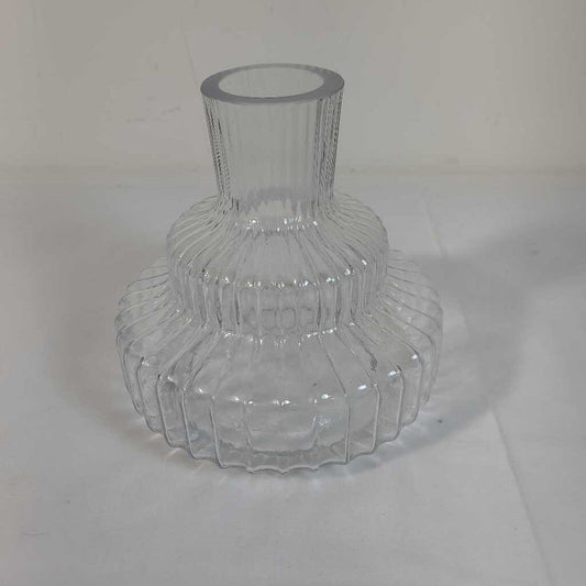 RIBBED GLASS VASE