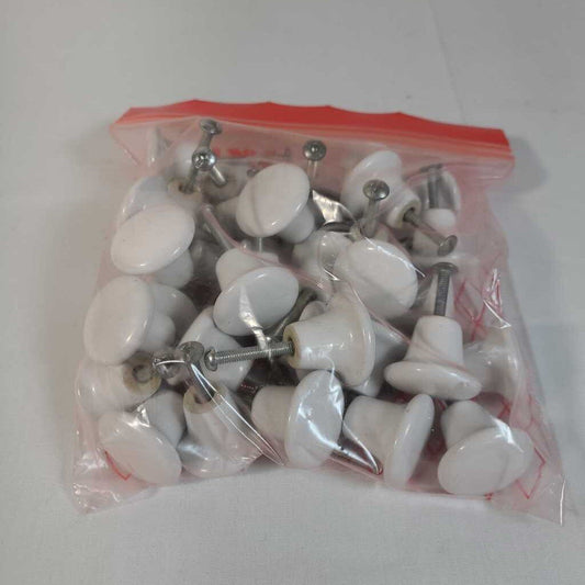 S/34 WHITE KNOBS