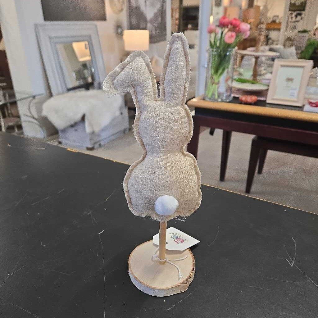 Primitive Bunny Stand - Flowers