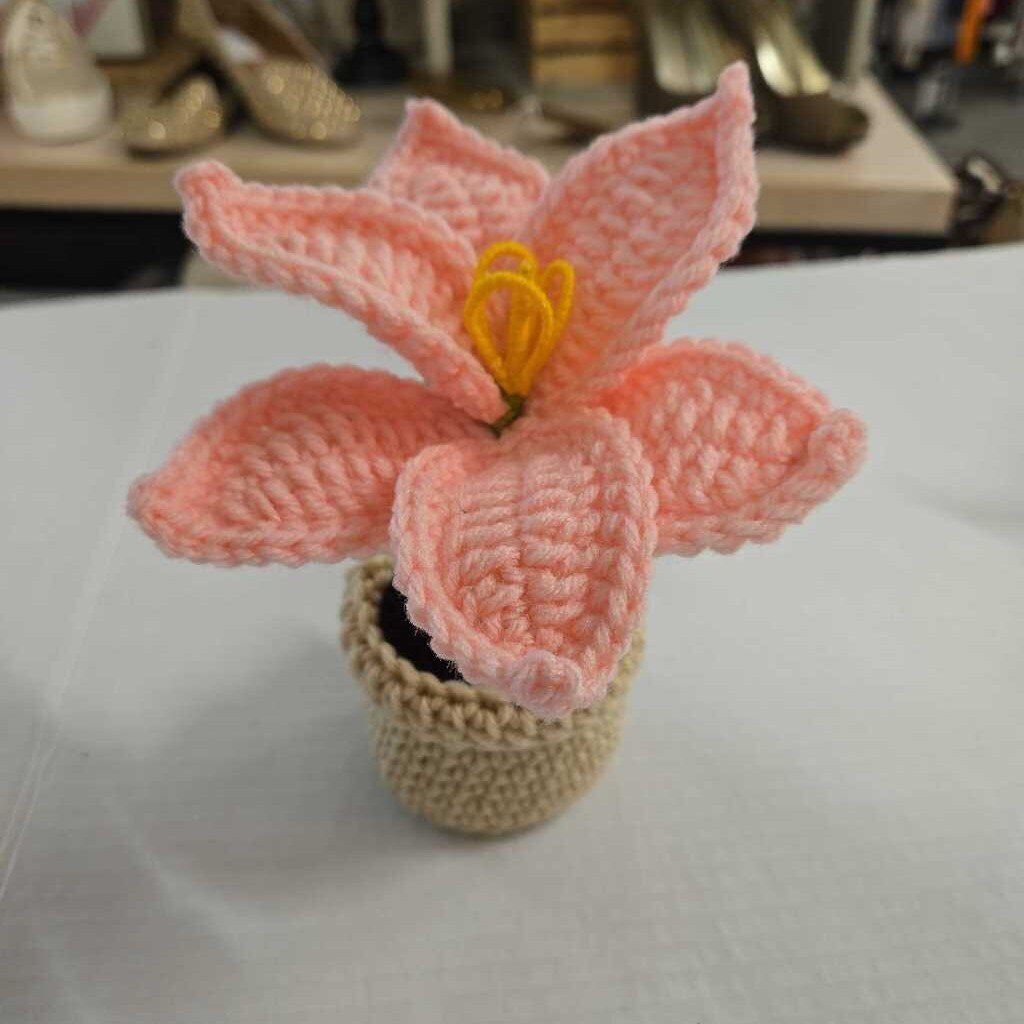 Crochet Lilly Pot