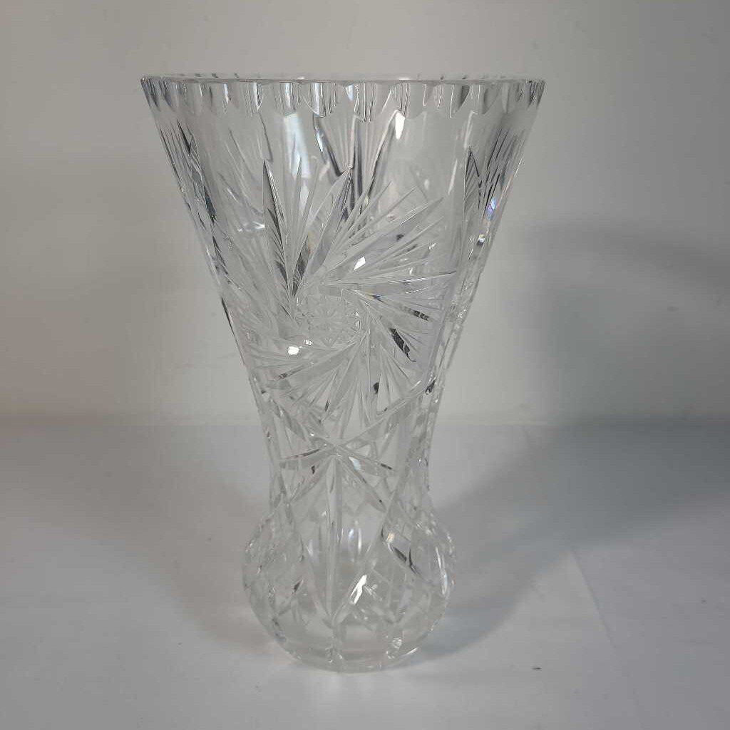 PINWHEEL CRYSTAL VASE