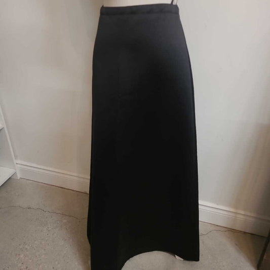LONG BLACK MAXI SKIRT