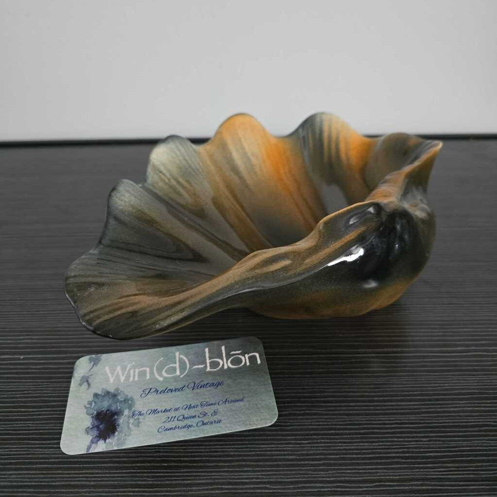 Vintage CANADIAN STONEWARE Charlottetown PEI Shell Bowl
