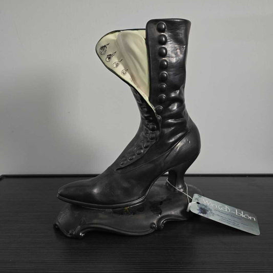 Vintage 1976 ATLANTIC MOLD Victorian Boot Vase
