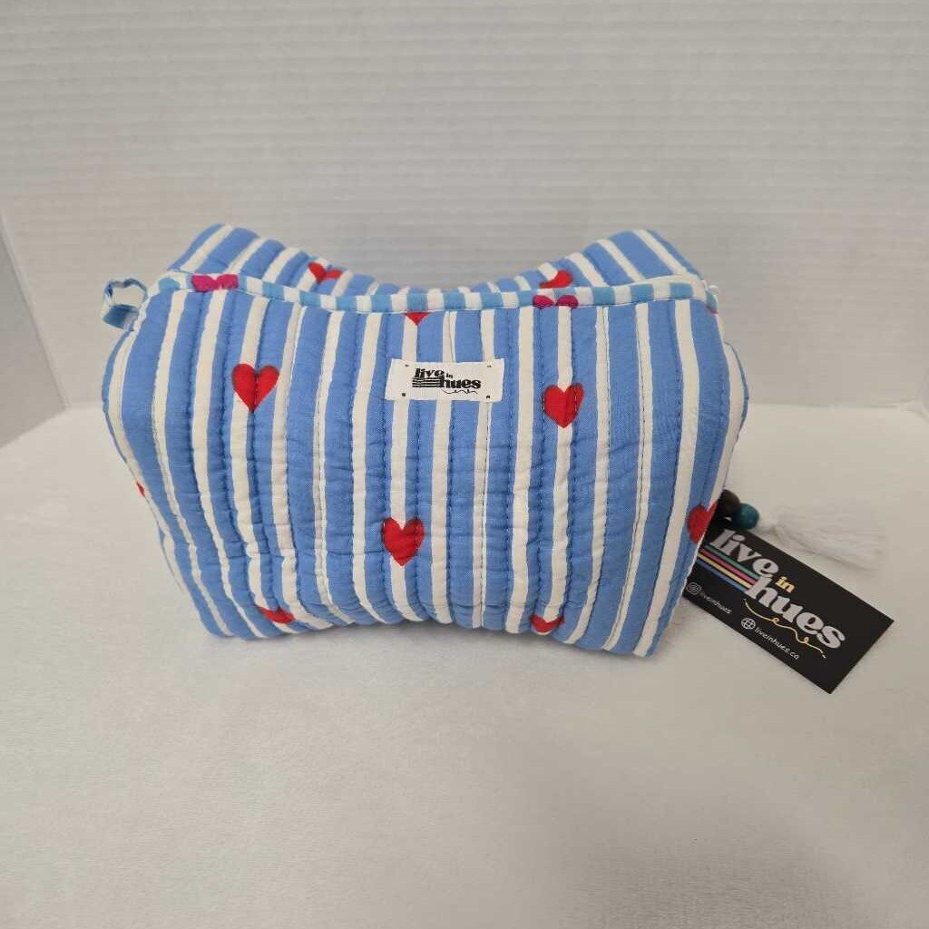 LOVE LINES POUCH