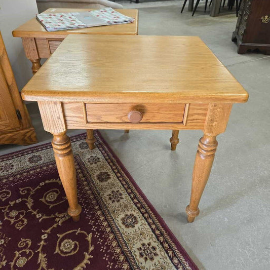 OAK END TABLE