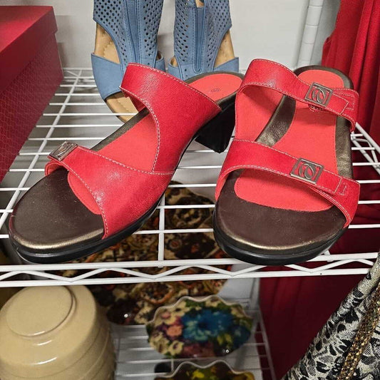 ARAVON Red Leather Shoe SZ 9B