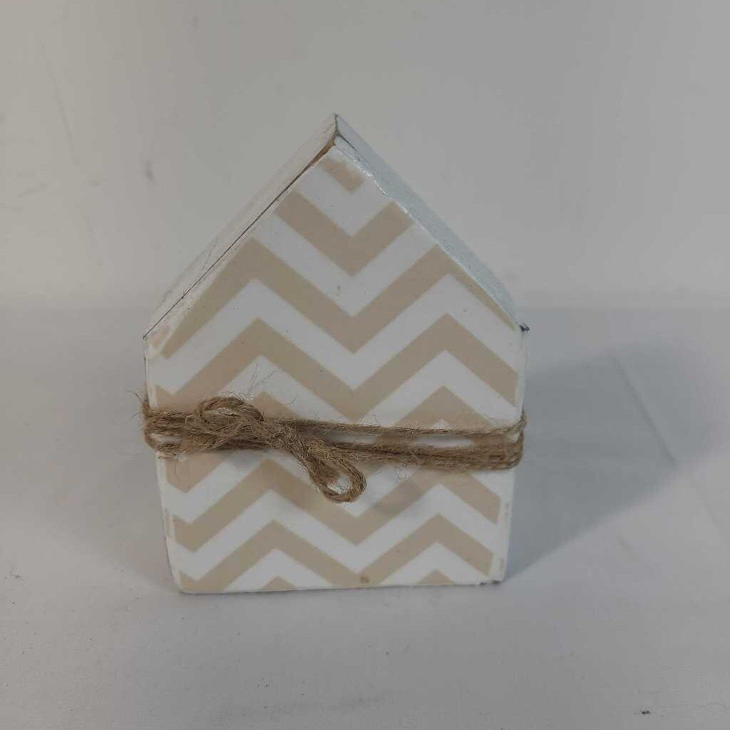 CHEVRON WOODEN HOUSE