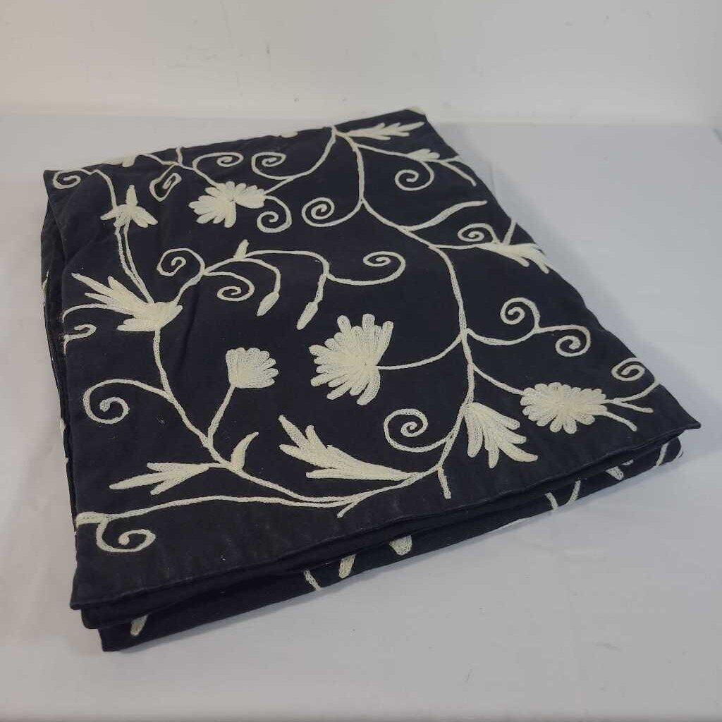66" EMBROIDERED RUNNER