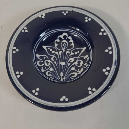 SM BLUE & WHITE DECORATIVE DISH