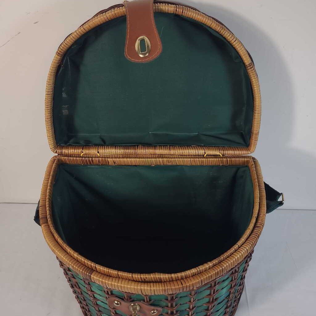 VTG WOVEN PICNIC BASKET