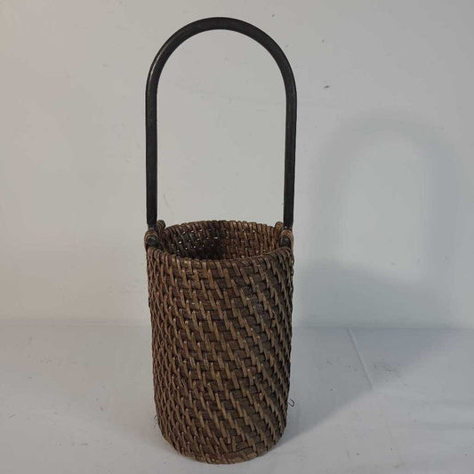 WOVEN WINE CADDY