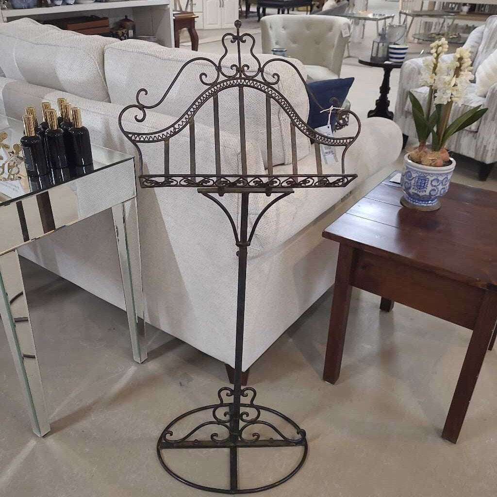 ORNATE METAL MUSIC STAND