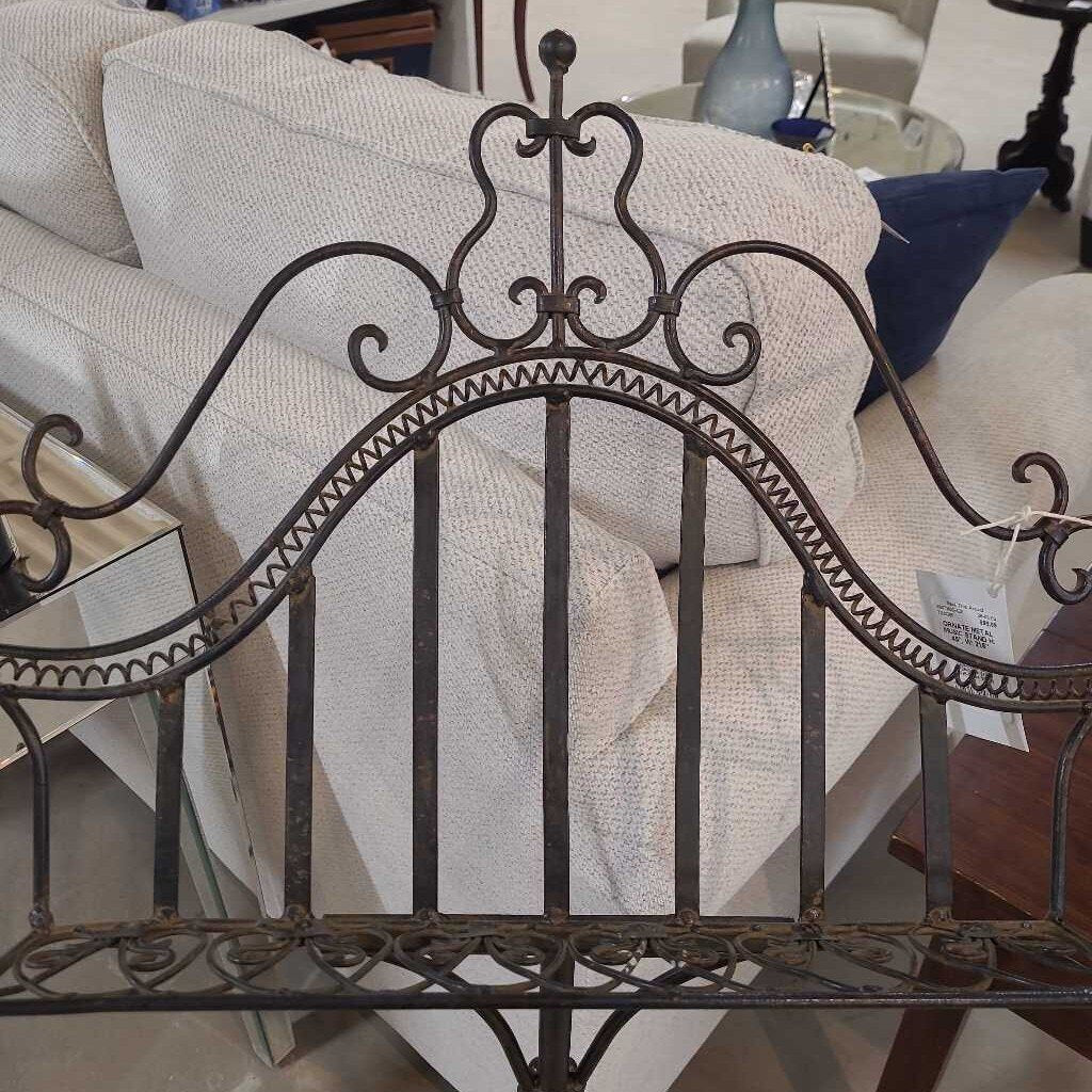 ORNATE METAL MUSIC STAND