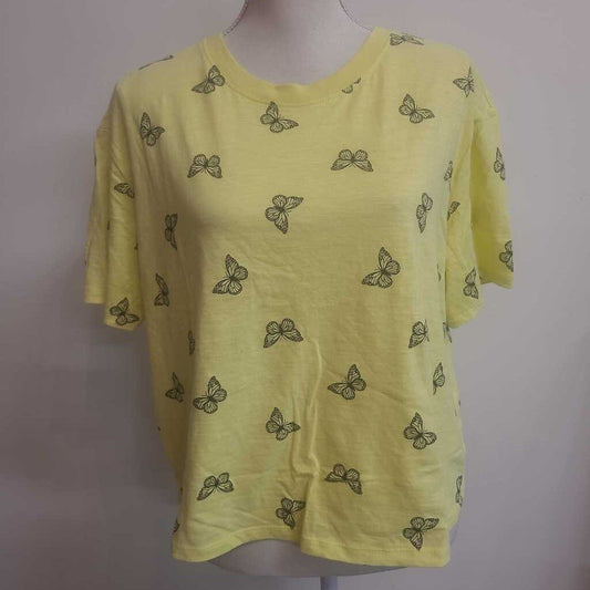 YELLOW TSHIRT WITH BUTTERFLIES