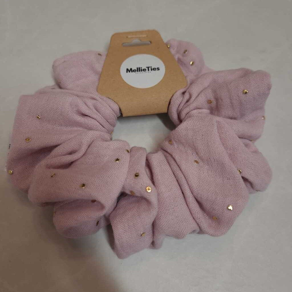 BLUSH GOLD DOT SCRUNCHIE