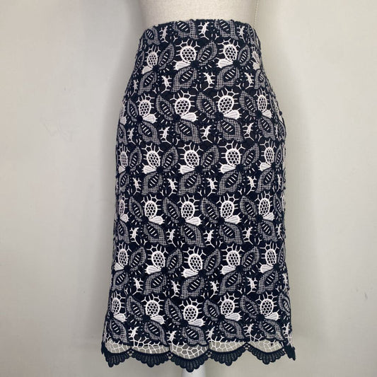 CLEO - B/W MIDI EMBROIDERED LACE SKIRT