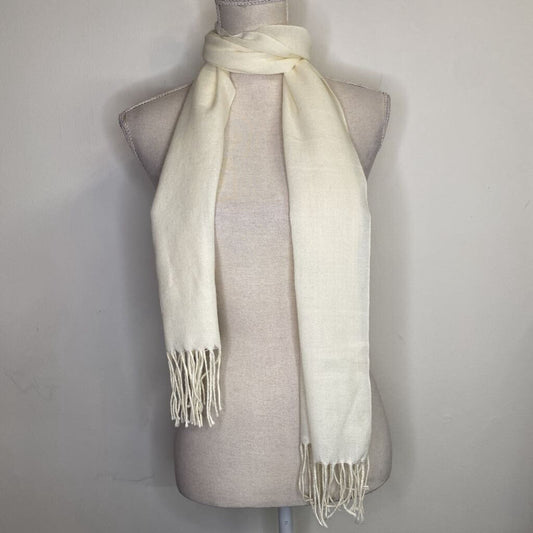IVORY RECTANGLE SCARF W/ TASSELS