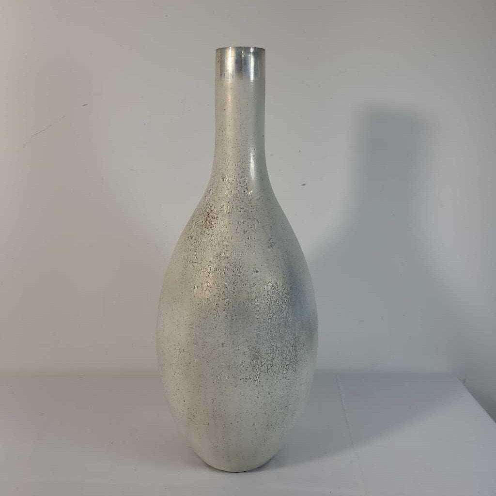 WHITE GLASS VASE W/SPECKLES