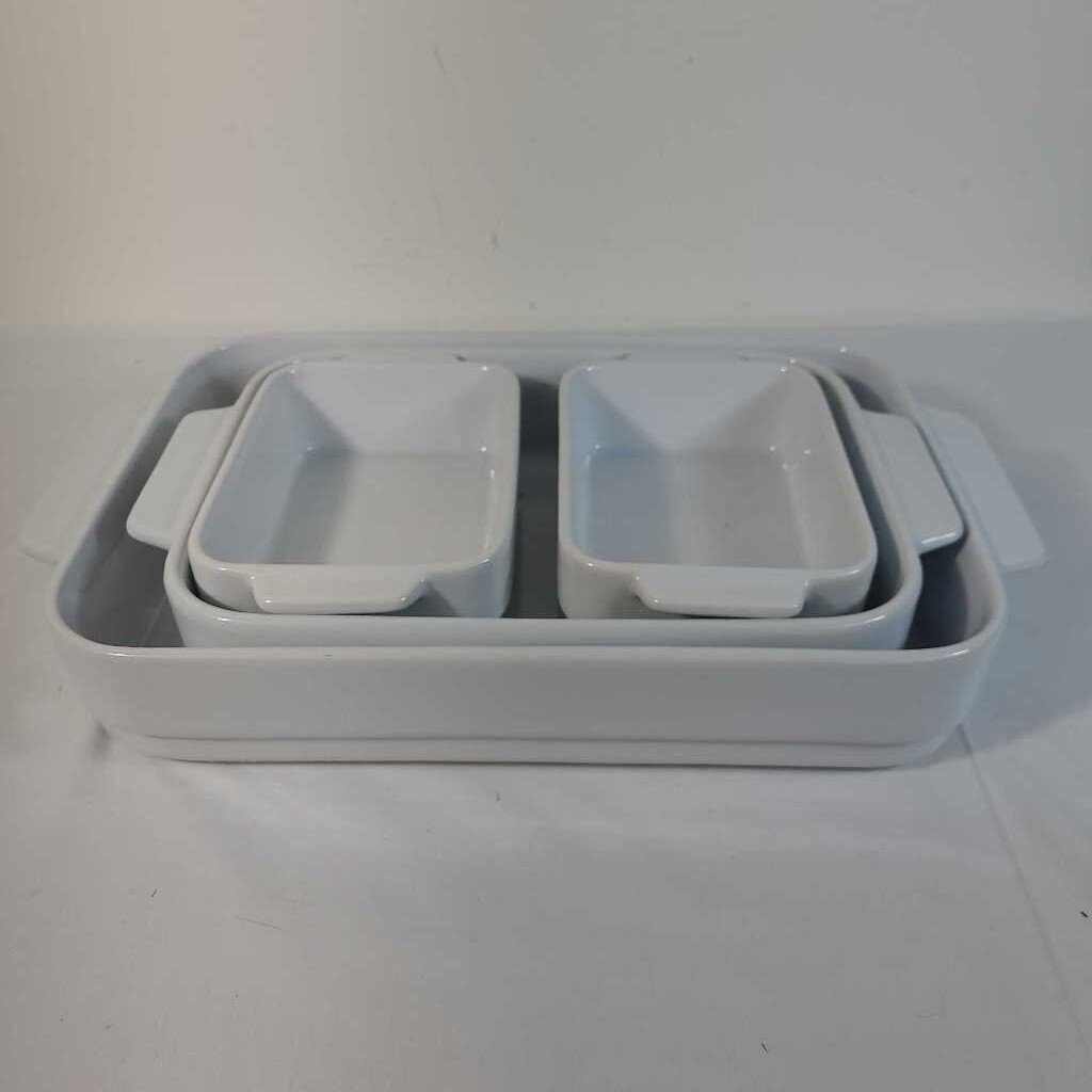 4 pc WHITE STONEWARE DISHES