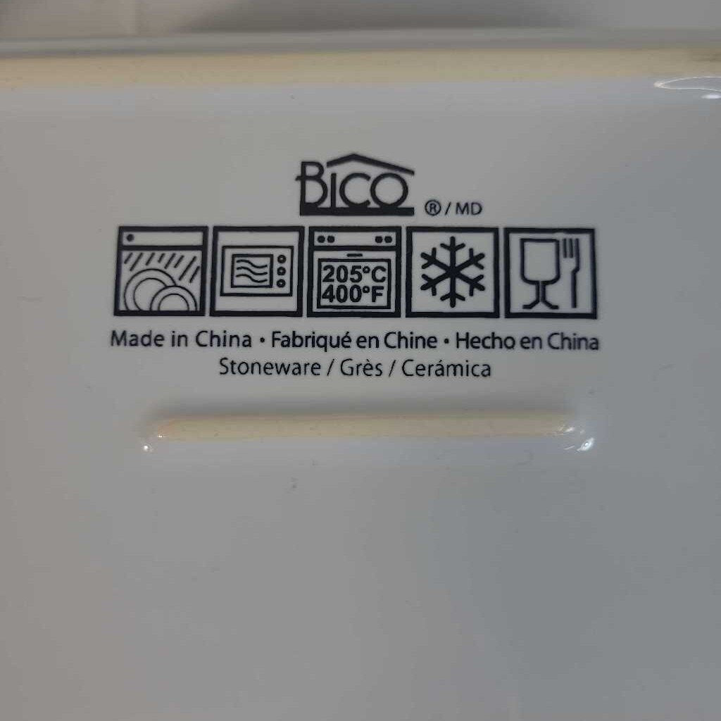 4 pc WHITE STONEWARE DISHES