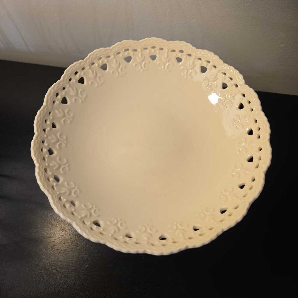 CREAM LACE SKYE MCGHIE PEDESTAL DISH