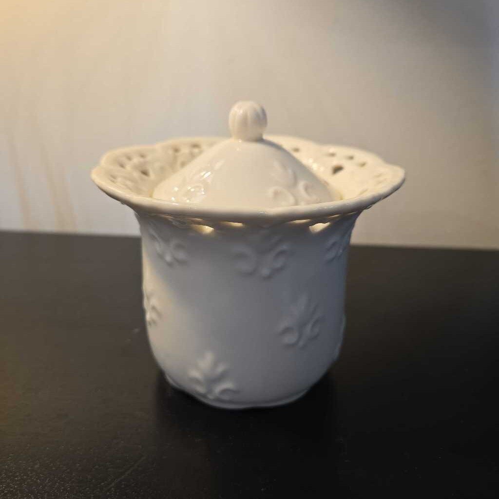 CREAM LACE SKYE MCGHIE COVERED SUGAR