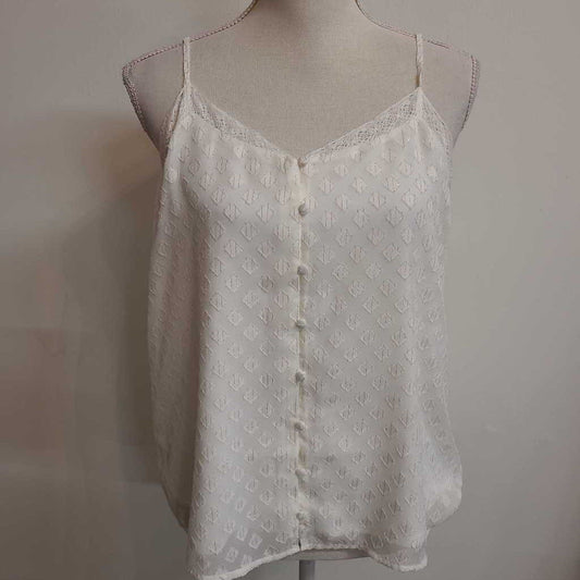 WHITE TANK WITH BUTTON FRONT