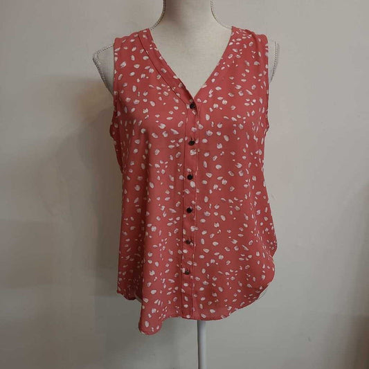RED SLEEVELESS TOP WITH BUTTON FRONT
