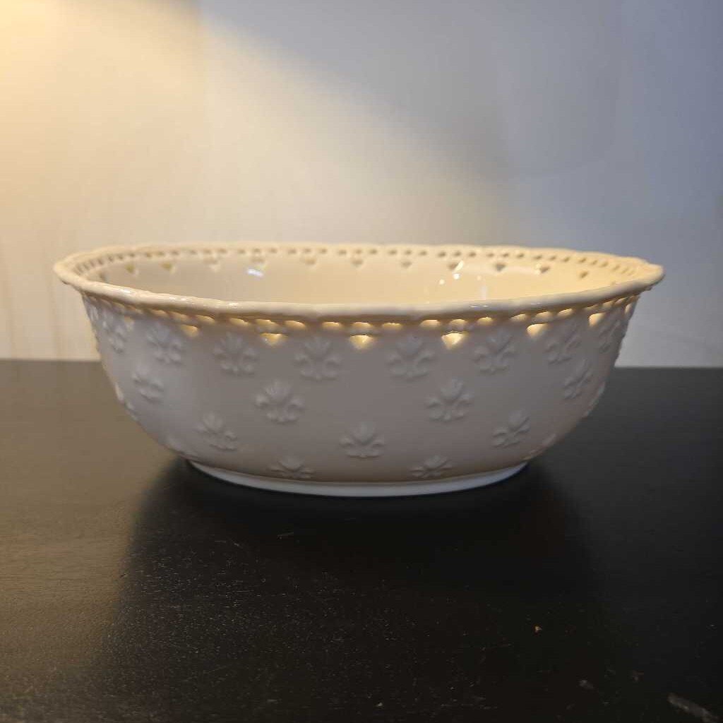 CREAM LACE SKYE MCGHIE OVAL SERVING BOWL