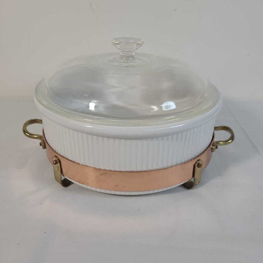 CERAMIC CASSEROLE DISH IN COPPER STAND