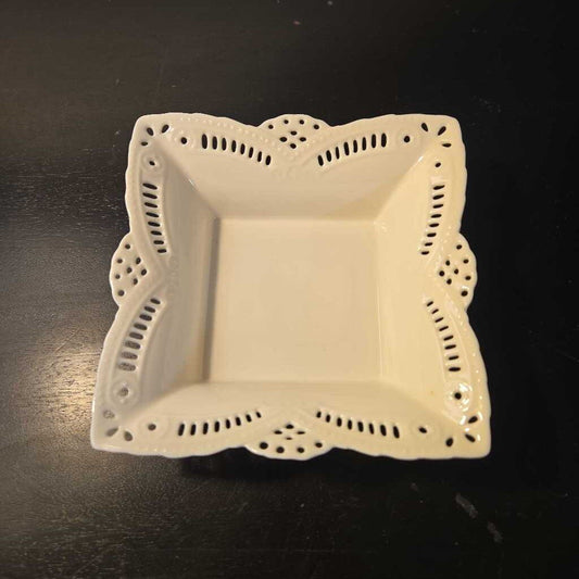 NOSTALGIA SKYE MCGHIE SQUARE DISH